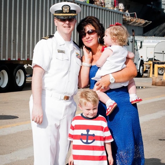 Meet your Posher, Brenda - Picture 2 of 3